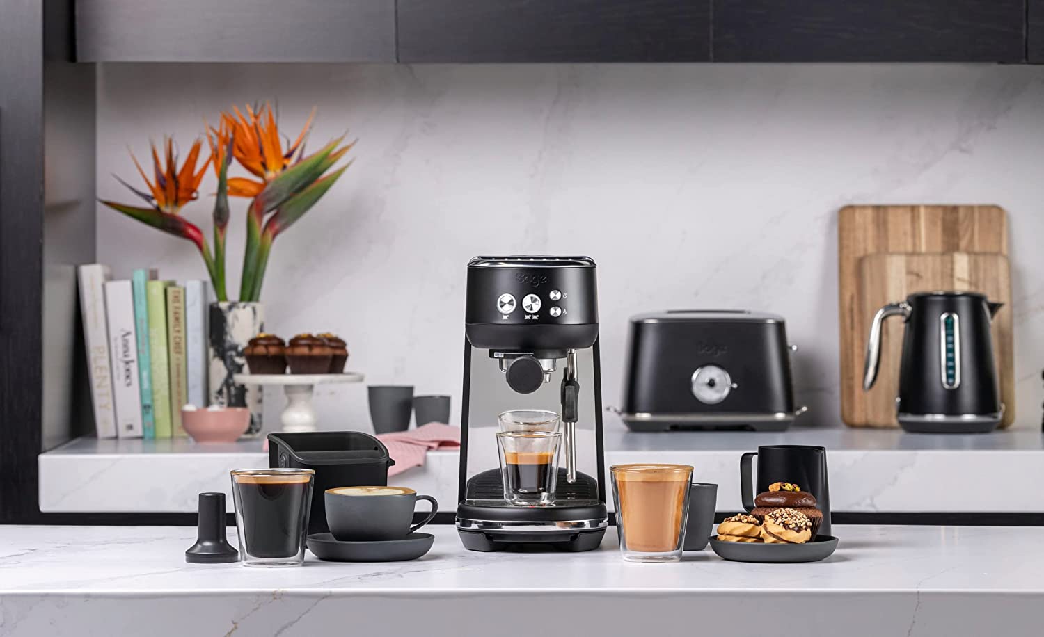 Sage Appliances the Bambino SES450BTR portfillter espresso machine, black truffle