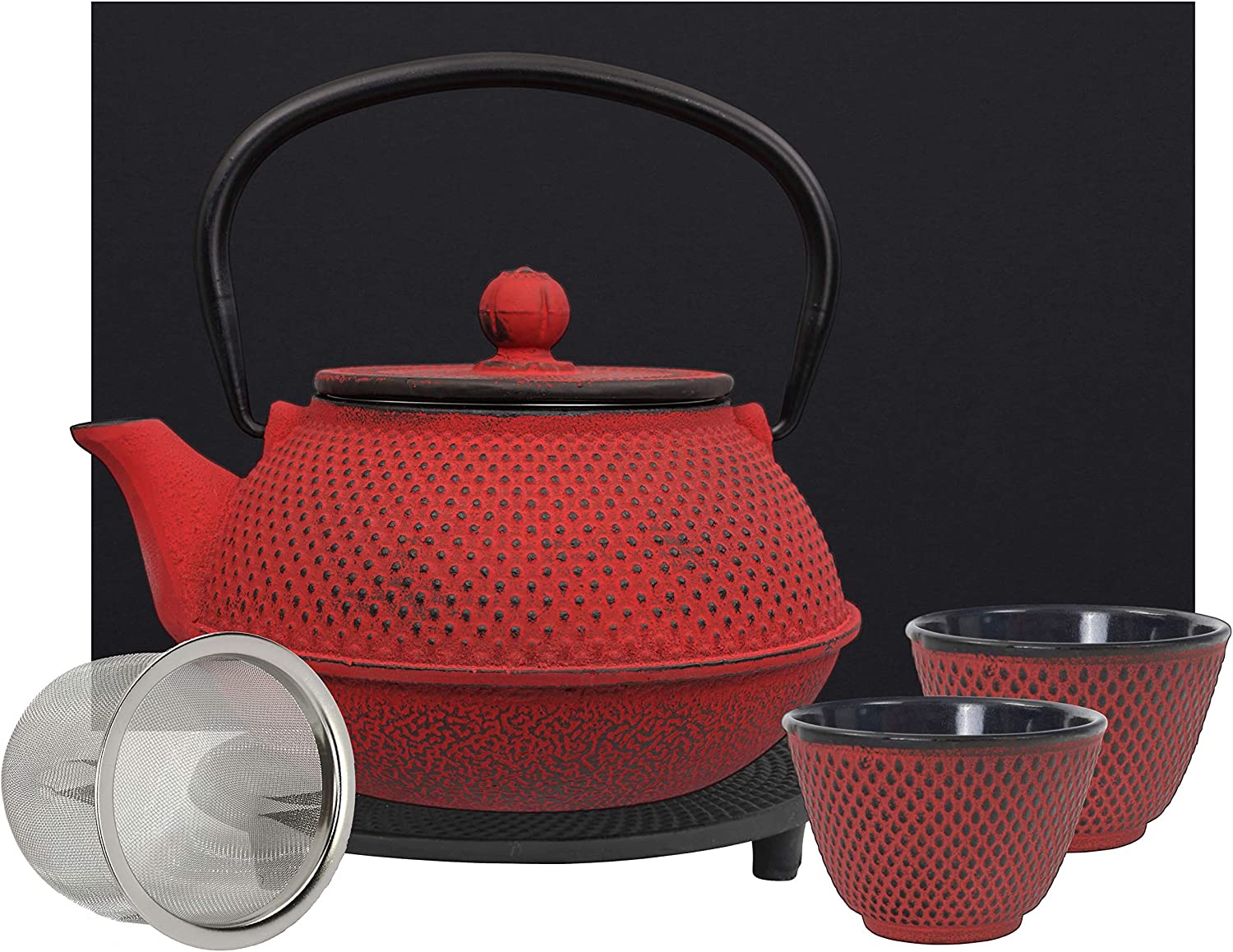 Teeblume | Cast Iron Teapot Arare Set | Cast Iron Teapot with Strainer | Includes Coaster, 2 Matching Cups & Gift Box | Fully Enamelled Inside | Choice of Colours, Japanese-red, 900 ml