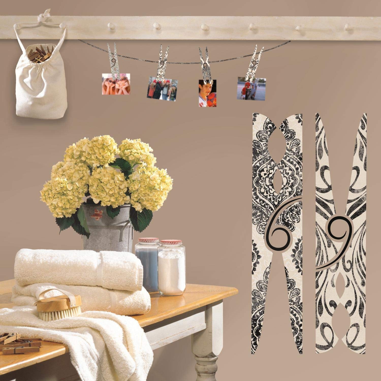 Roommates 54255 Pegs