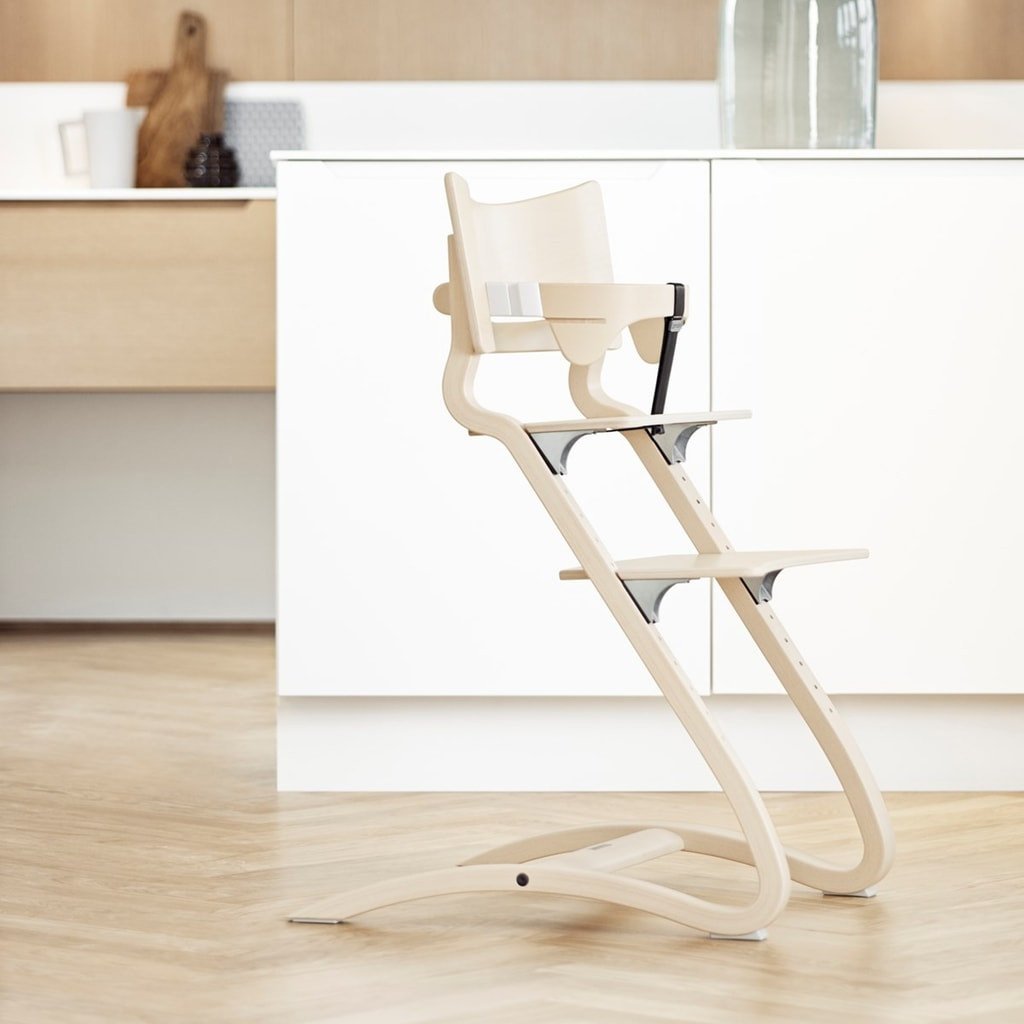 Unbekannt Leander Wooden Stair High Chair for Babies and Toddlers, Height Adjustable and Growing High Chair for Children from 6 Months, Design in Whitewash Made of Curved Beech with FSC Certificate