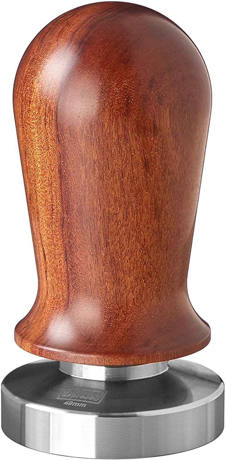 scarlet bijoux Scarlet Espresso Perfetto Tamper for Barista, Calibrated to 35 lbs Contact Pressure, with Aluminium or Precision Wood Handle and Precision Stainless Steel Base (Sandalwood - Dark Brown, 49 mm)
