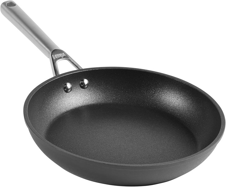 Ninja ZEROSTICK C30026UK Premium Cookware, 26 cm Frying Pan, Durable, Non-Stick, Hard Anodized Aluminum, Induction Safe, Oven Safe to 500F, Grey