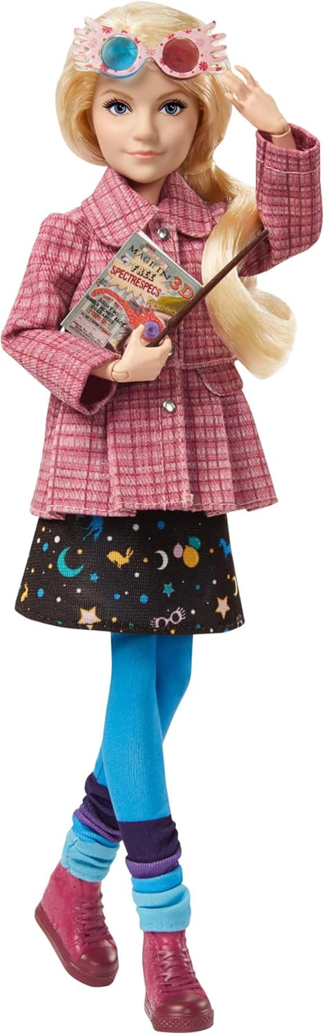 Mattel Harry Potter Luna Lovegood Collectible Doll (Approx. 25 cm) with Tweed Jacket, Skirt and Tights Including Quibbler and Spectrespecs, Gift from 6 Years GNR32
