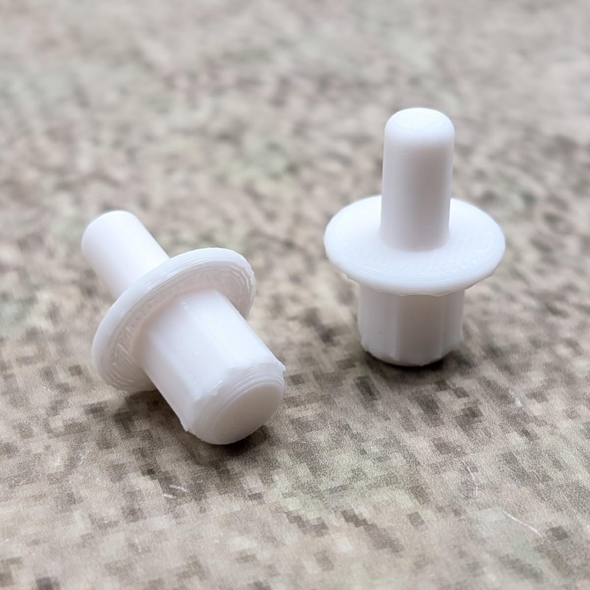 2 x Replacement Hinge Bolts Compatible with Bosch Siemens Freezer Flap Top 00632231 00428473 Fridge Freezer