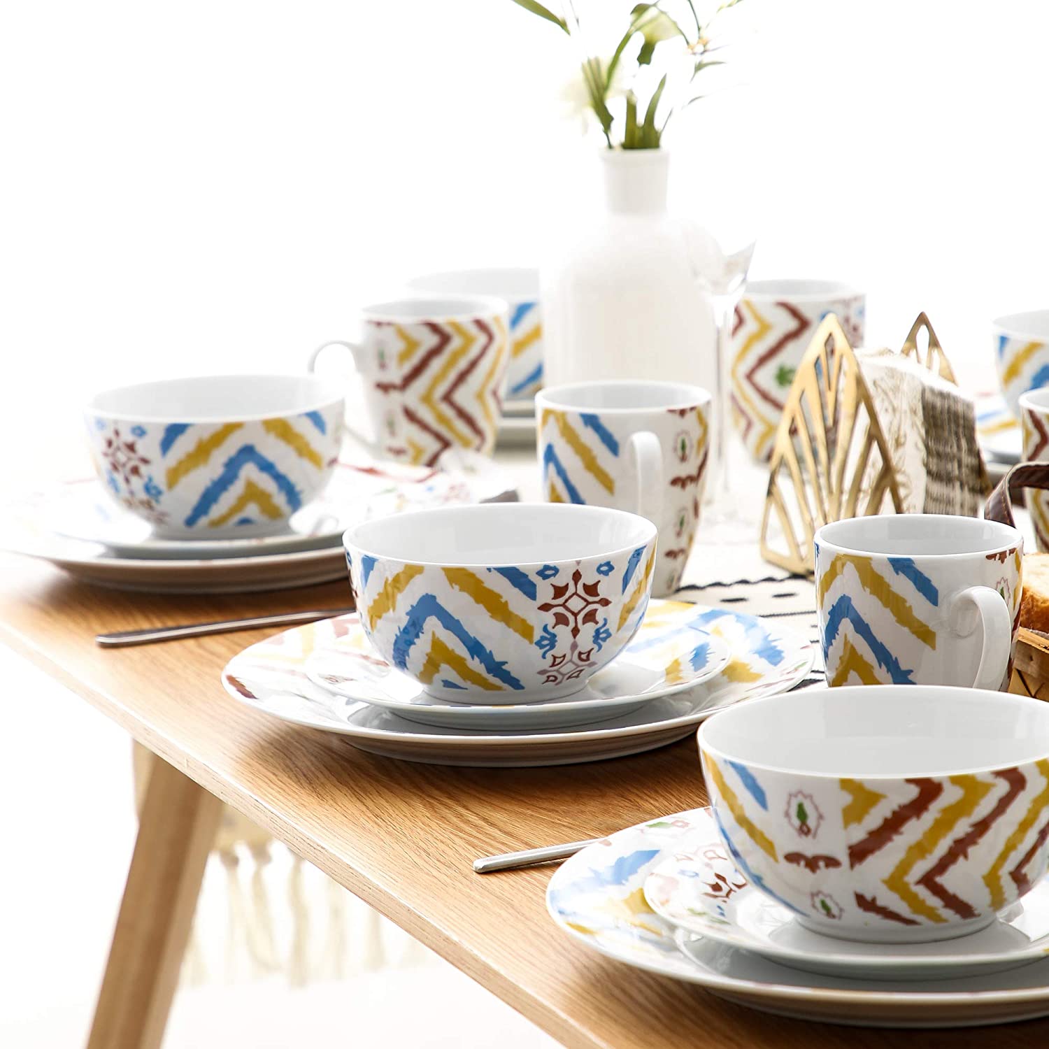 Veweet 32-piece Porcelain Dinner Set, 16-piece Crockery Set includes 10.75 inch (27 cm) Dinner Plate, 7.5 inch (19 cm) Dessert Plate, 5.5 inch (14 cm) Bowl and 380 ml Coffee Mug, Complete Service for 4/8 People