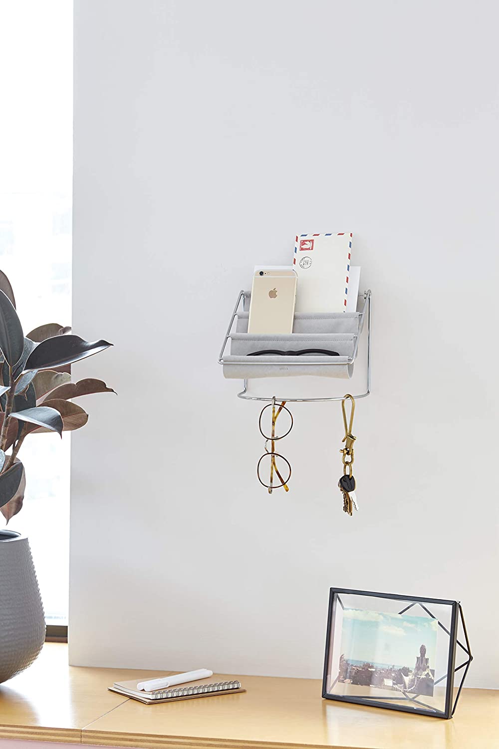Umbra Hammock Accessory Organiser - Shelf for Keys, Sunglasses, Reading Glasses, Mobile Phones, Letters and More, Grey, Small