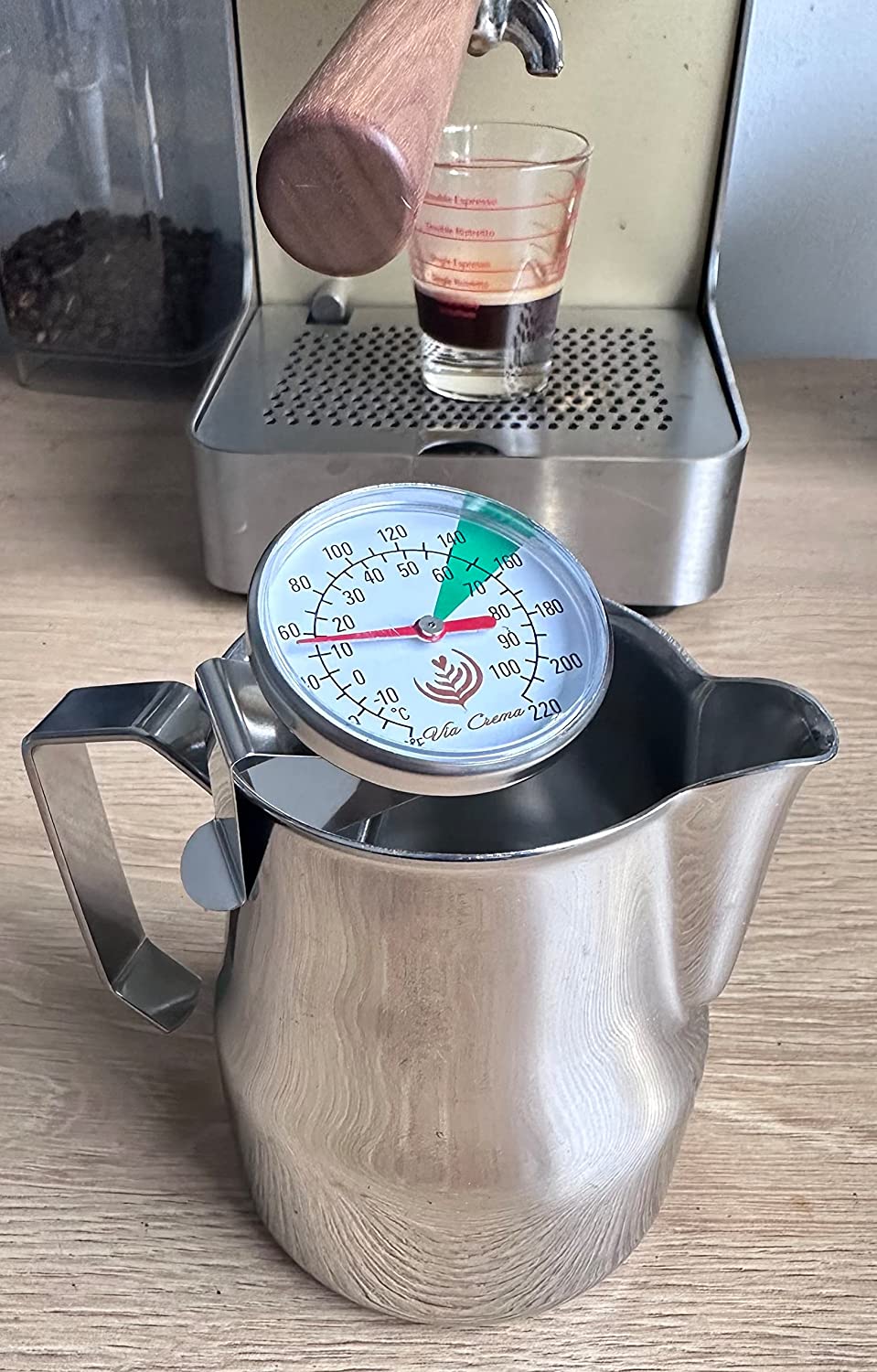 VIA CREMA Stainless Steel Milk Jug Special Latte Capuccino Art Spout - Made In Italy By Motta (Thermometer)