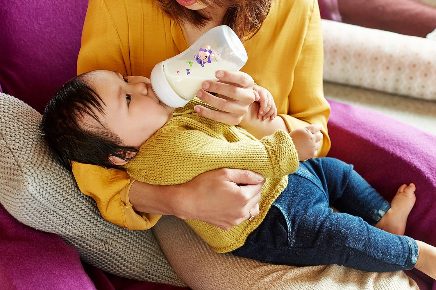 Philips Avent Natural Bottle with Natural Drinking Feel and Anti-Colic System, 260 ml, with Logo
