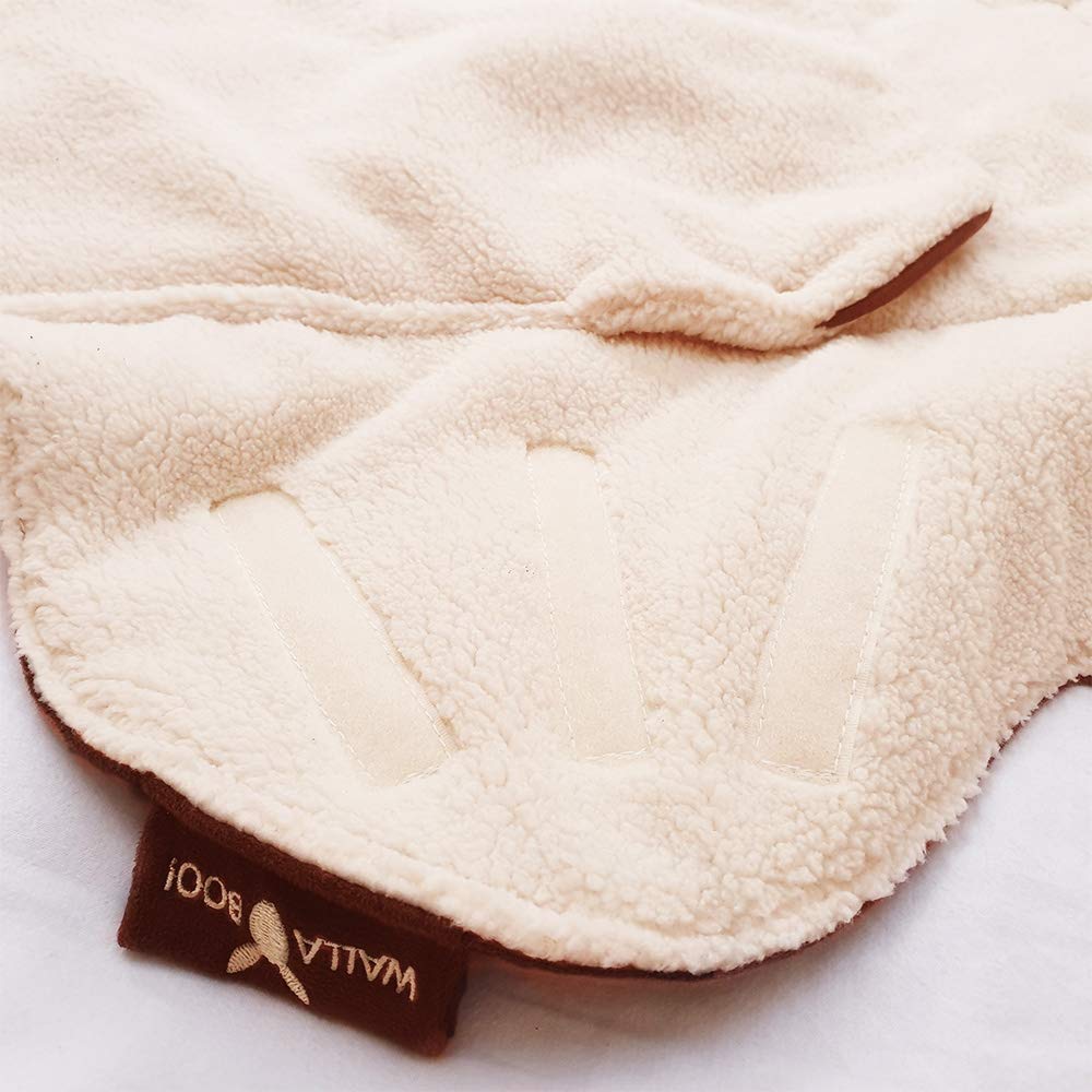 Wallaboo Nore, Very Luxurise and Soft Blanket in a Flower Design. brown
