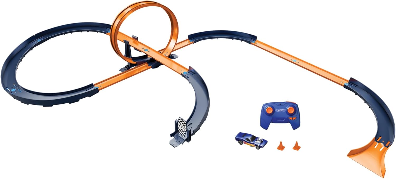 Hot Wheels Toy Car Track Set with Remote Controlled Vehicle in 1:64 Scale and More Than 30 Track Parts, Multiple Configurations, HXX45