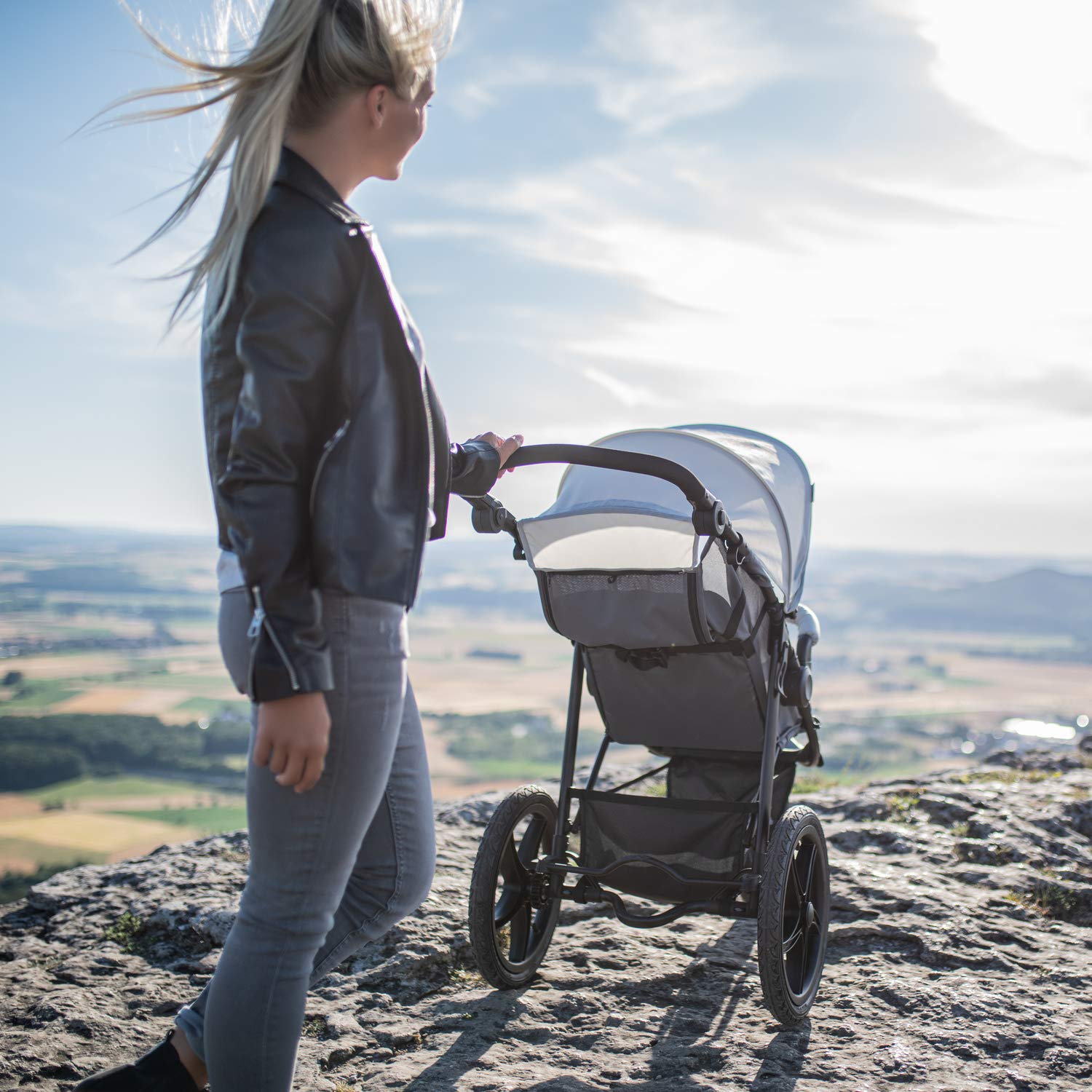 Hauck Runner Tricycle Jogger Buggy up to 25 kg with Reclining Function from Birth, Large Pneumatic Wheels for every Terrain, Height-Adjustable Push Handle, Compactly Collapsible grey