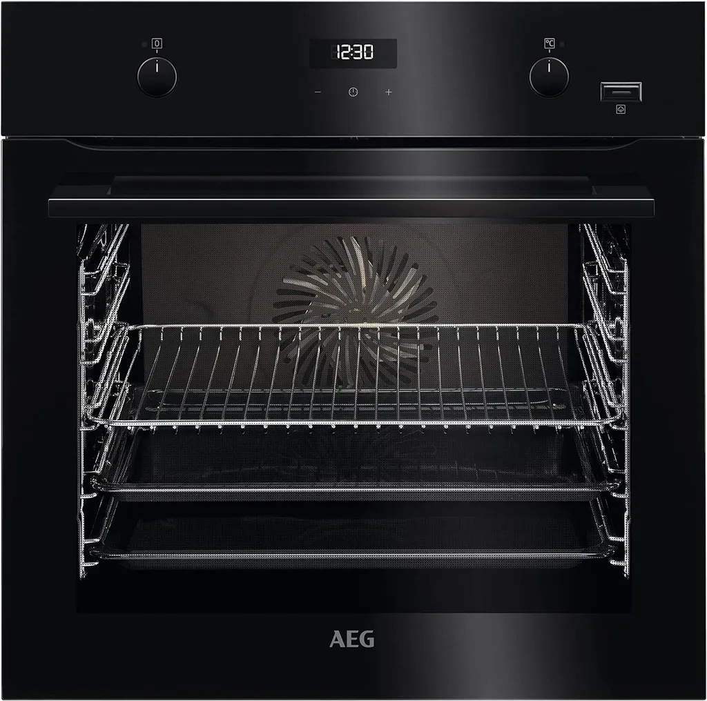 AEG 6000 SteamBake® / Oven with added moisture / Catalytic cleaning / Black BCS455020B Black