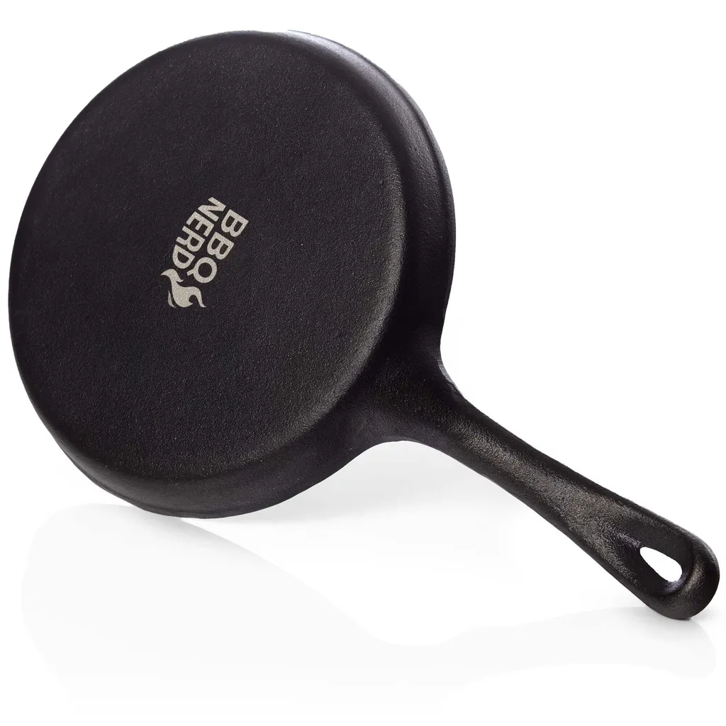 let's build brands BBQ-Nerd Cast Iron Crepe Pan Ø 19 cm for Pancakes, Crepes, Fried Eggs - Non-stick pan with excellent heat conduction