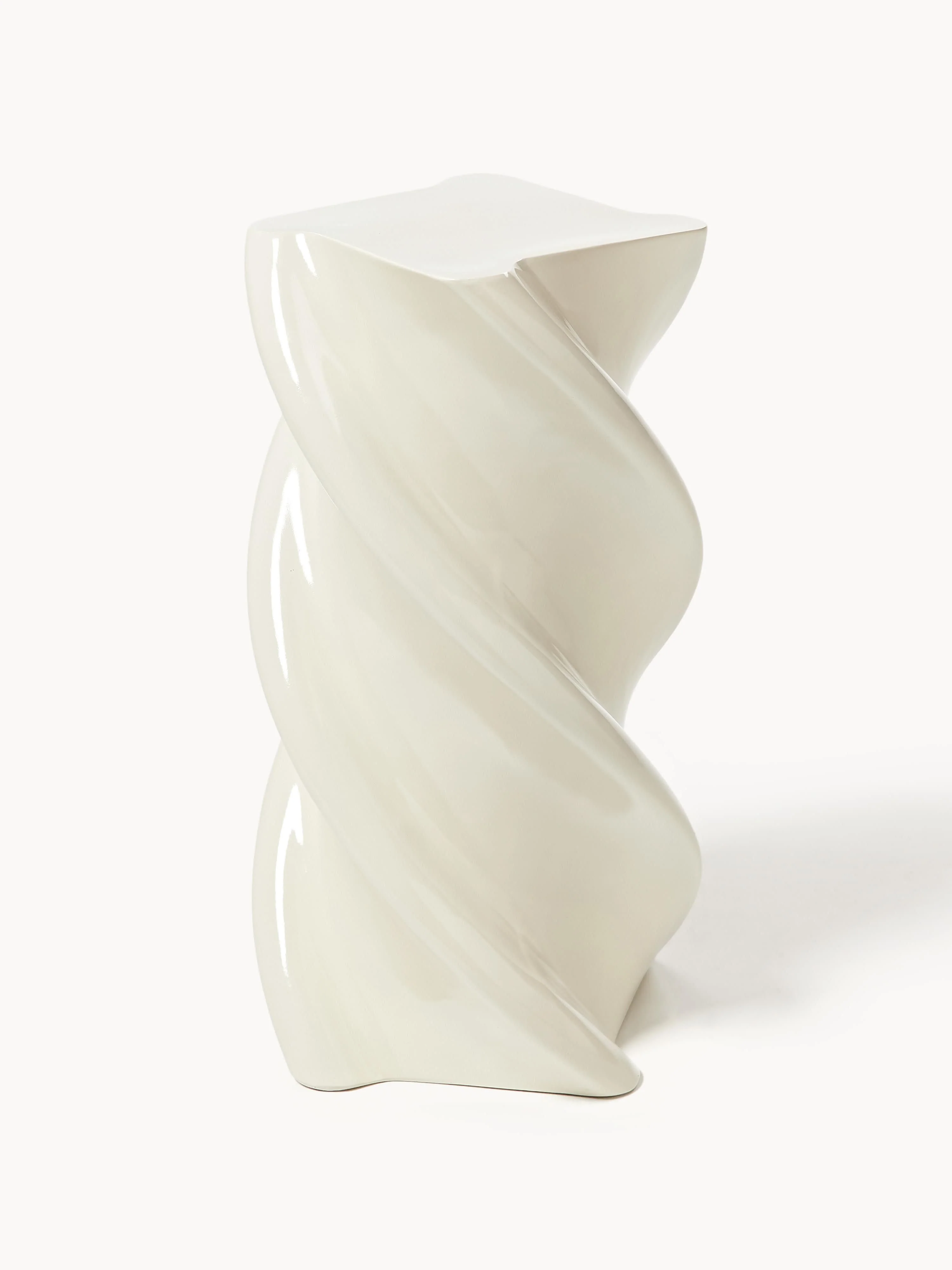 &k Amsterdam Marshmallow side table in organic shape