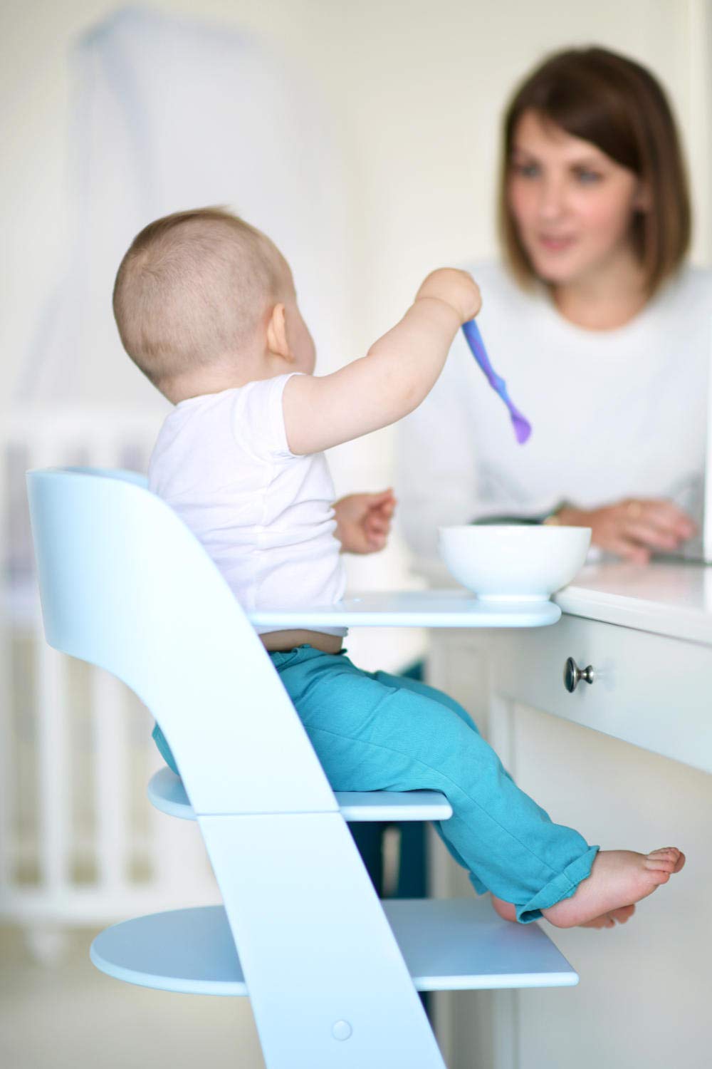 ComfortBaby Comfort Baby Smart Chair 2-In-1 High Chair, Detachable Table Made Of Solid 