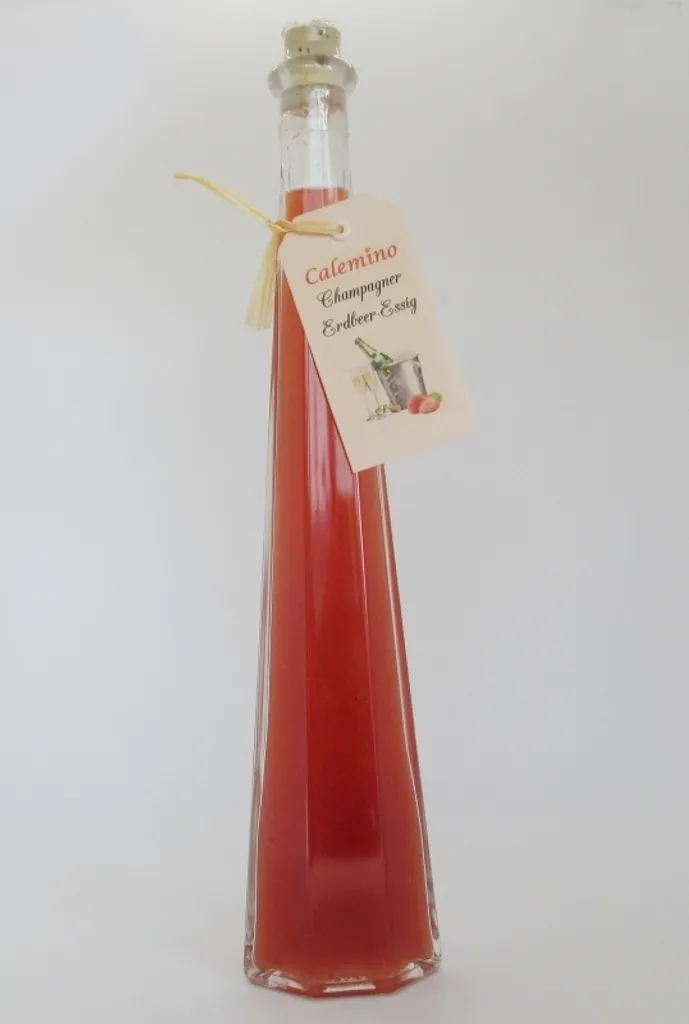 Calemino Champagne strawberry vinegar with 16.7% fresh strawberries 200ml