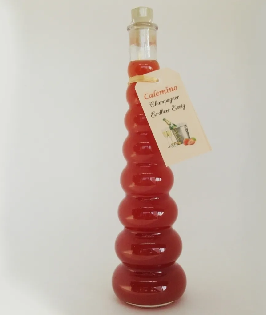 Calemino Champagne strawberry vinegar with 16.7% fresh strawberries 350ml