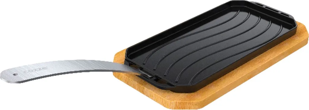 COZZE® Pizza Oven Accessories: This 30 x 15 cm cast iron pan with serving board is the perfect size for all Cozze pizza ovens! Steak pan