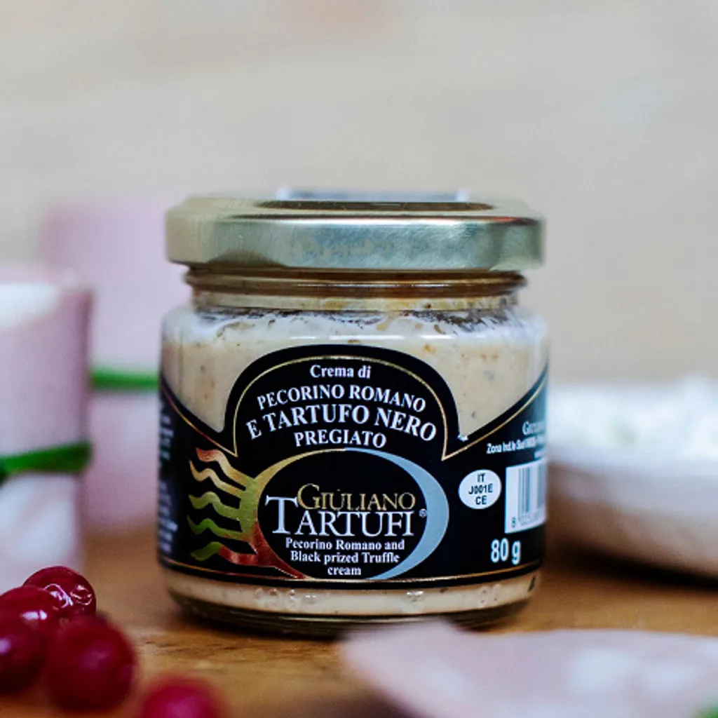 Giuliano Tartufi Cream made from Pecorino Romano and black truffle, 80 g
