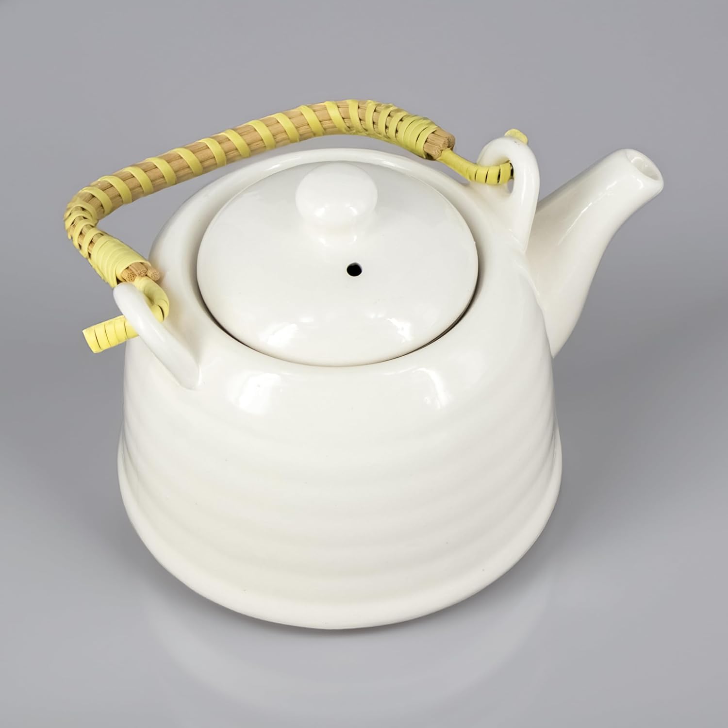 Ceramic Teapot with Strainer and Lid, White, Capacity 600 ml, Small Tea Maker with Stainless Steel Strainer, Bamboo Plastic and Metal Handle, Ceramic Tea Maker Classic