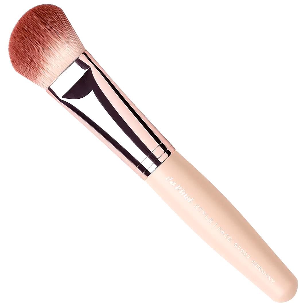 Da Vinci powder brush style blush brush slanted