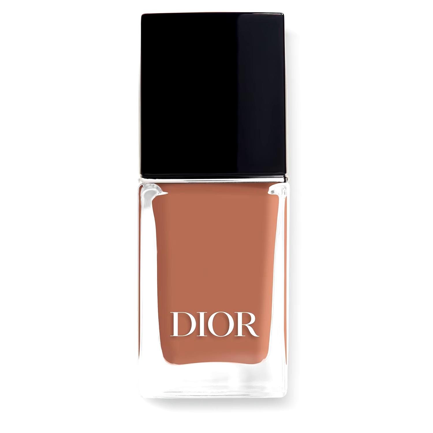 Dior vernis nail polish with gel effect and couture color 323 - Dune