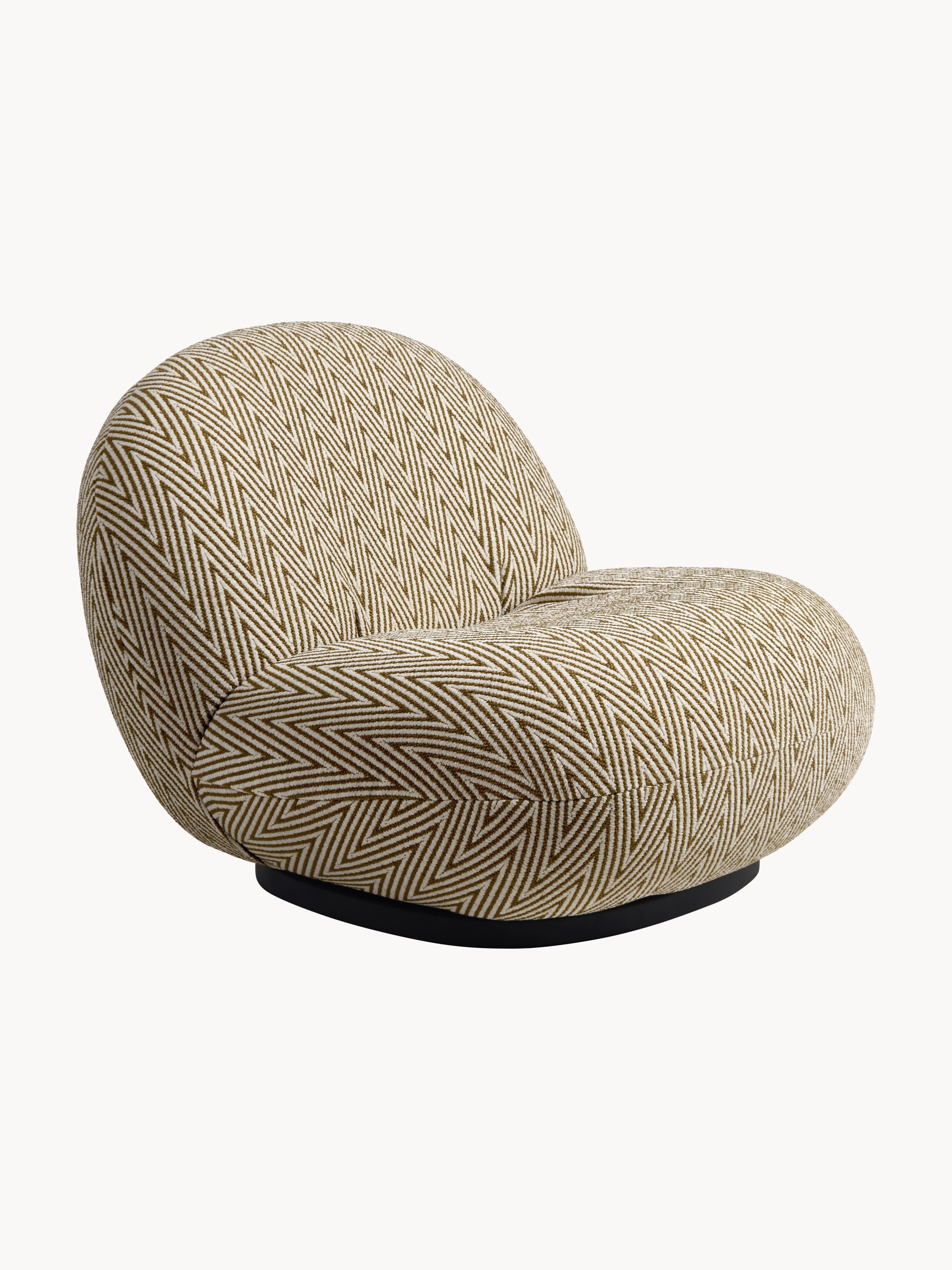 gubi Pacha swivel garden chair, Woven fabric in brown, light beige, and black