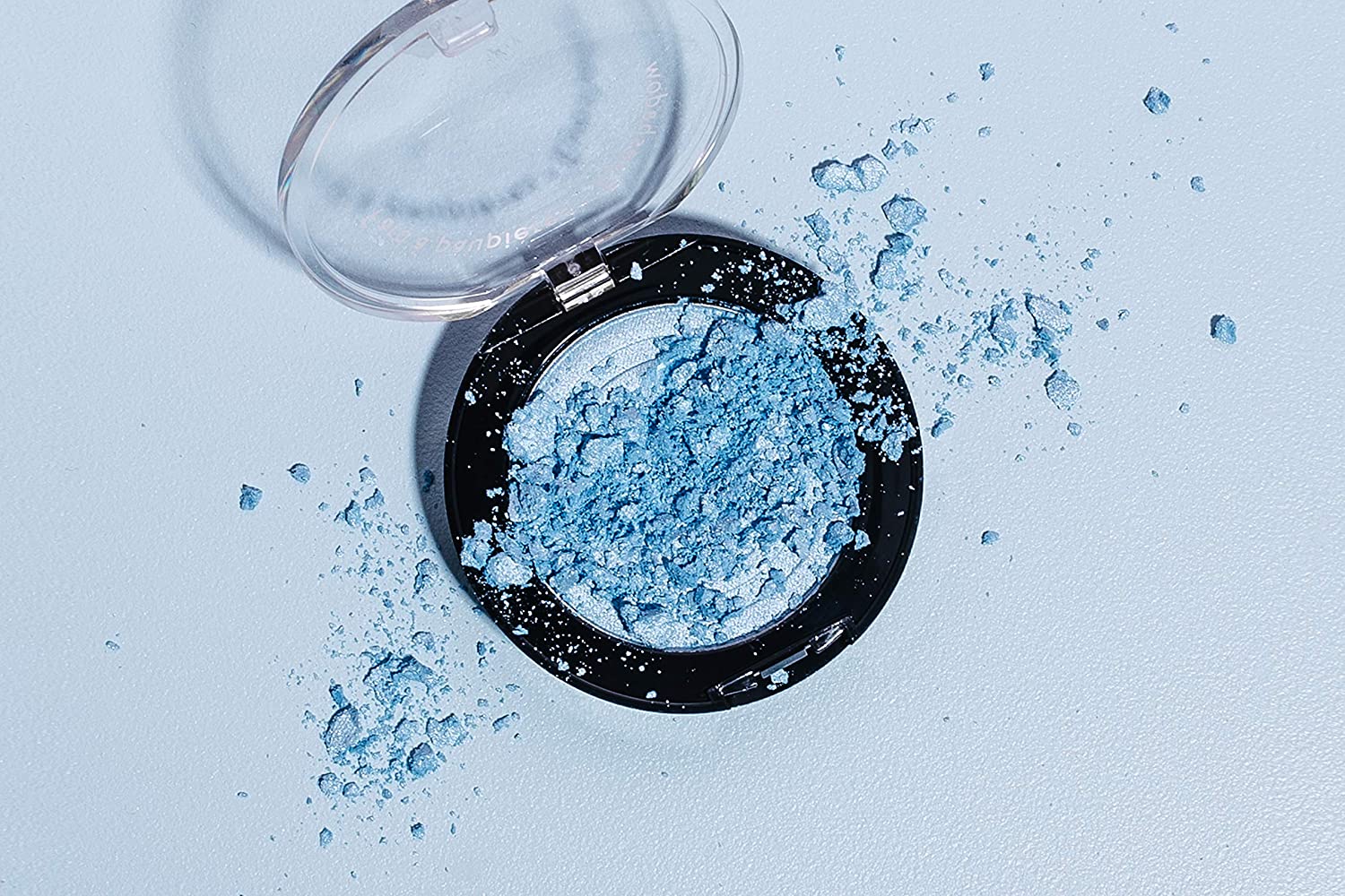 Yves Rocher COULEURS NATURE Eye Shadow COULEUR VÉGÉTALE Bleu Nigelle Nacré Single Eye Shadow in Light Blue 1 x 2.5 g Tin, ‎bleu