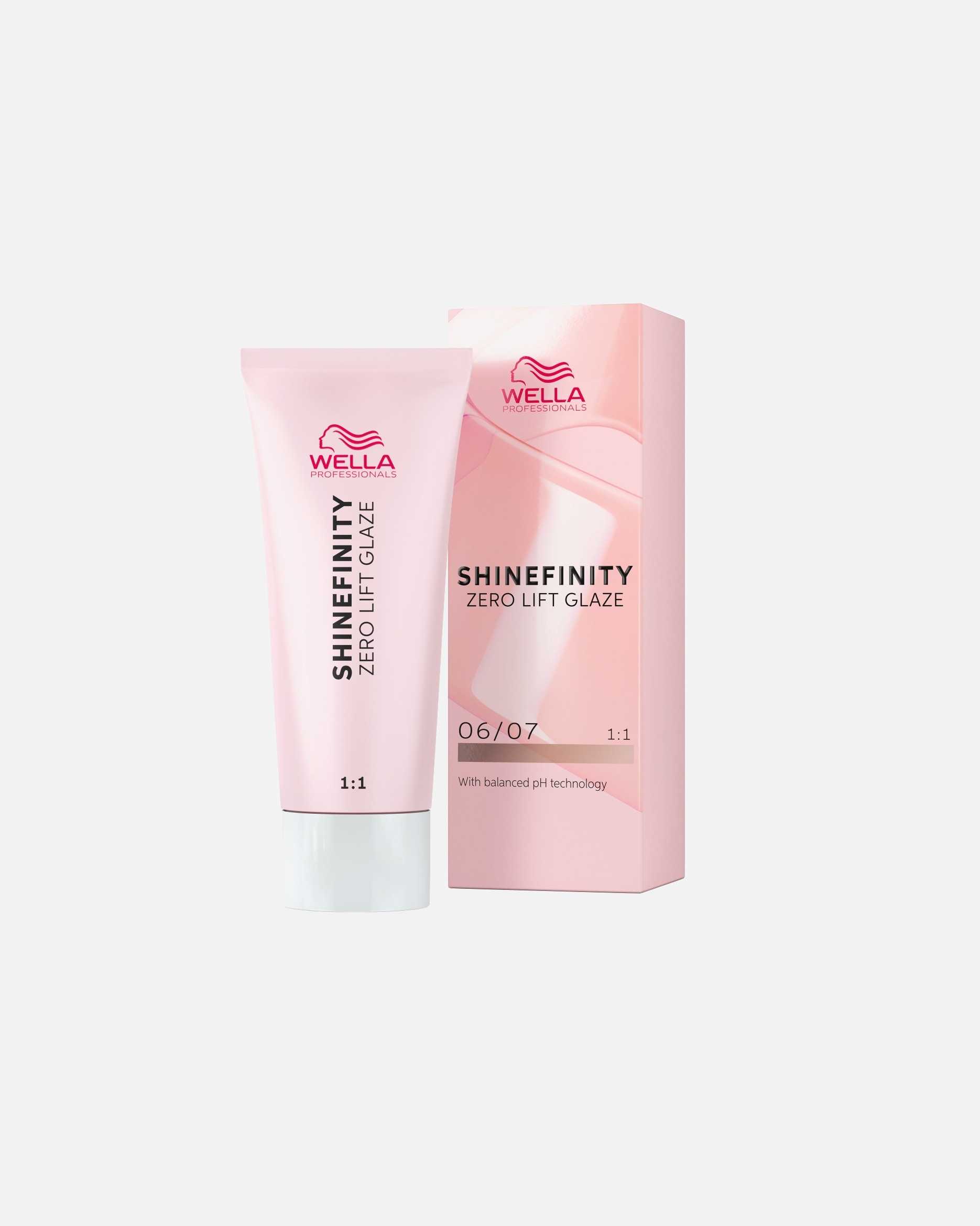 EIMI hair dye Shinefinity Zero Lift Glaze with balanced pH technology