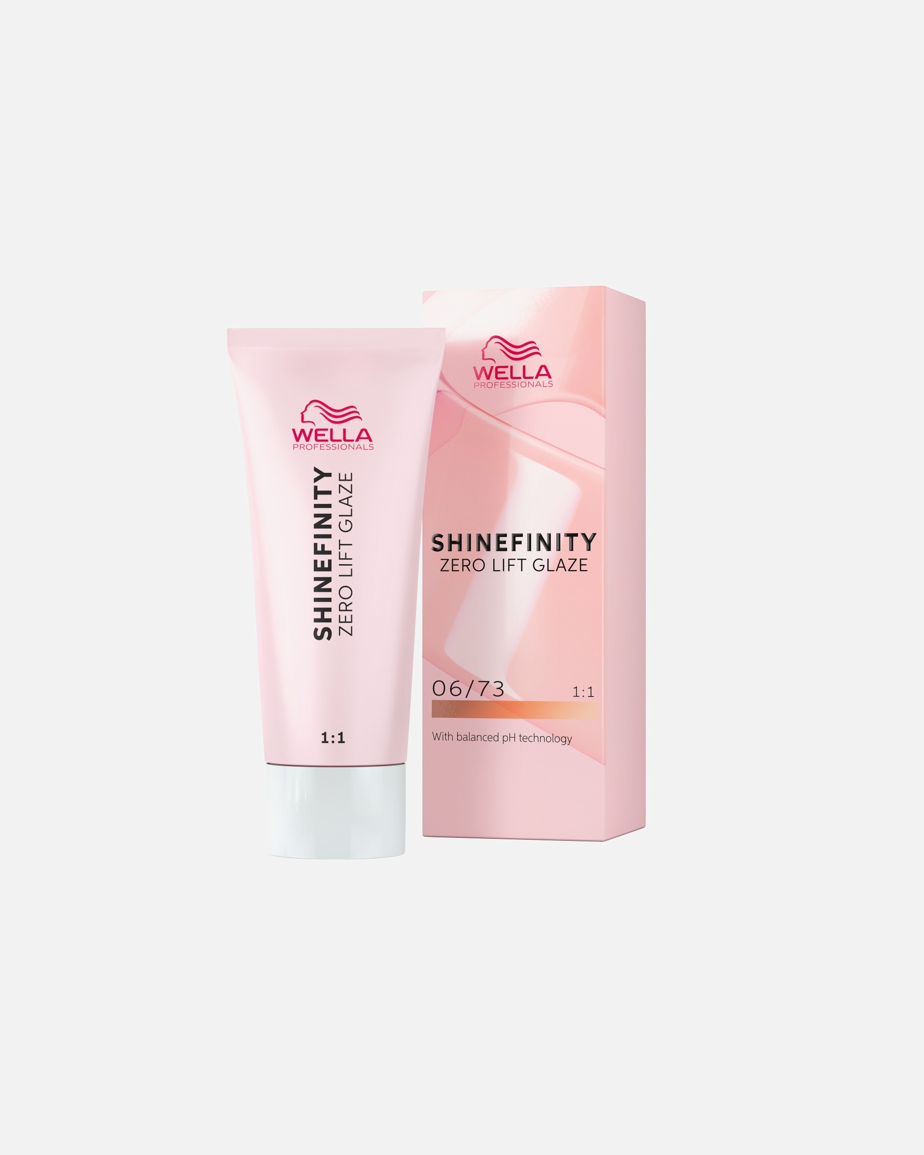 EIMI hair dye Shinefinity Zero Lift Glaze with balanced pH technology
