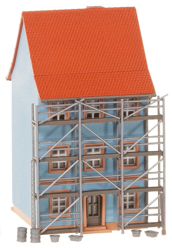 Faller Town House With Painter Scaffold