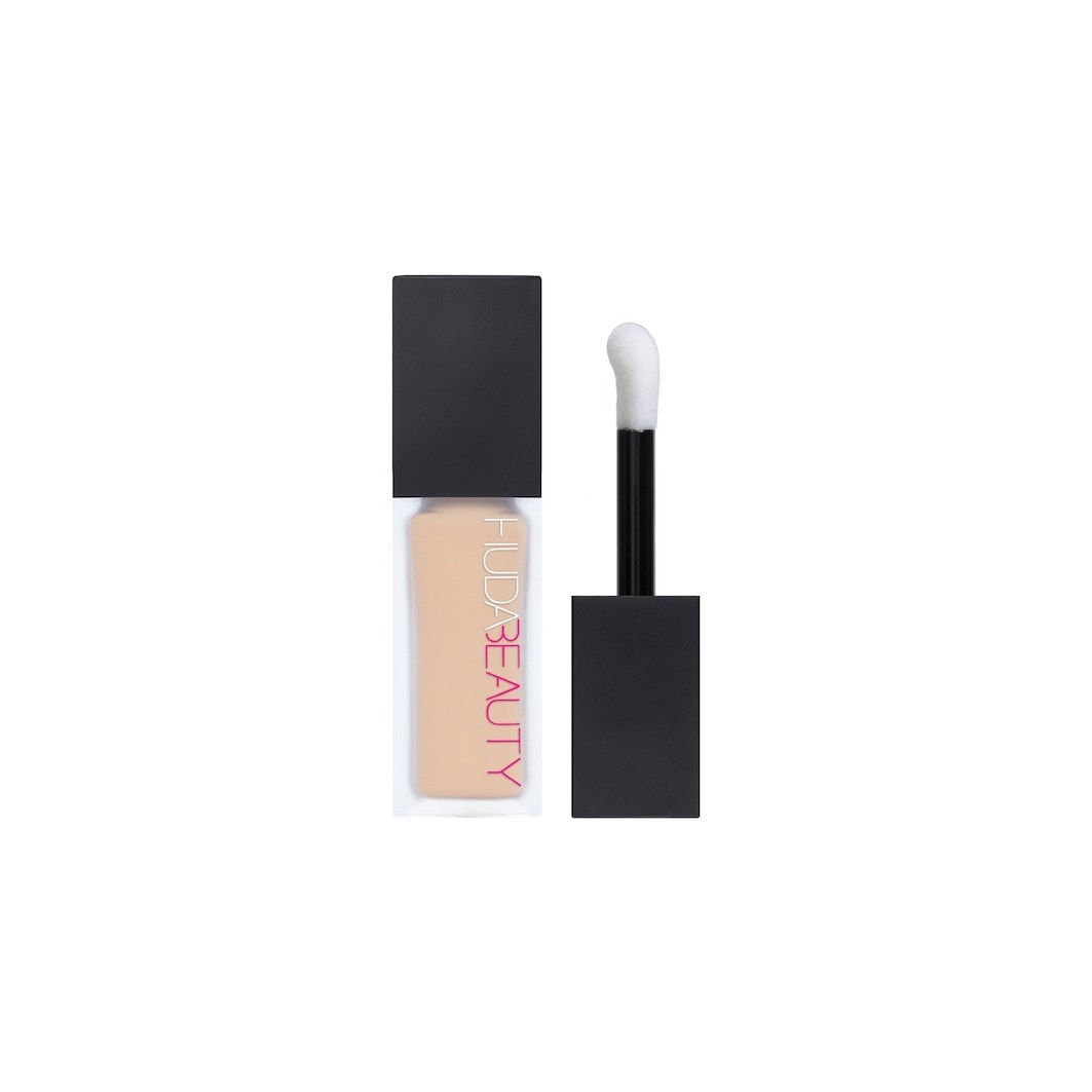 HUDA BEAUTY Faux Filter Concealer, Meringue 2.1