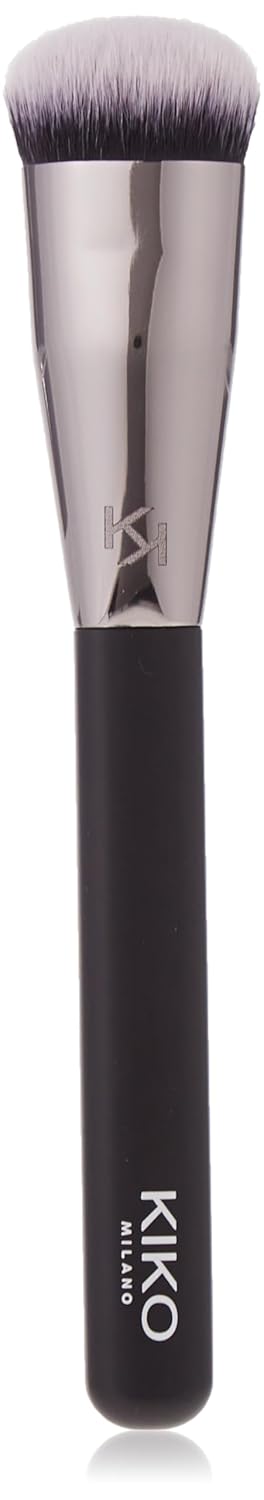 KIKO Milano Face 11 Contouring Brush, Compact Brush with Synthetic Bristles for Contouring and Sculpting