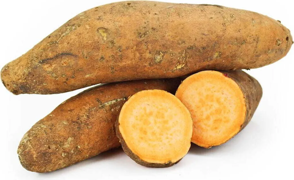 Biogo Fresh orange sweet potatoes (approx. 1 kg)