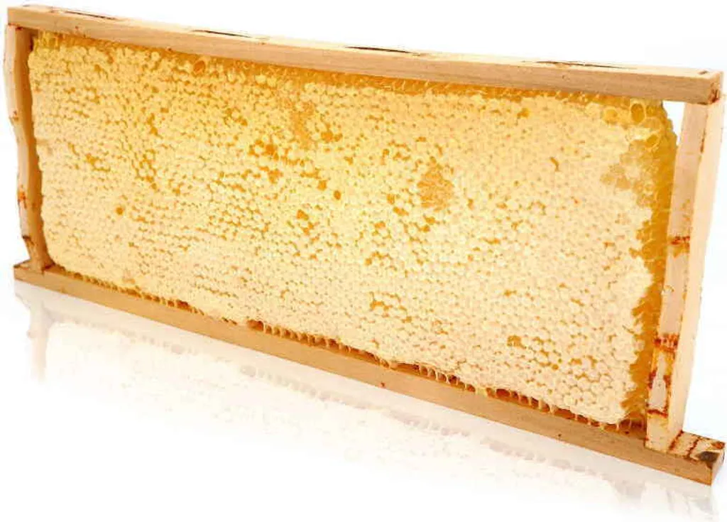 Whole honeycomb frame from ImkerPur, approx. 2.2 kg