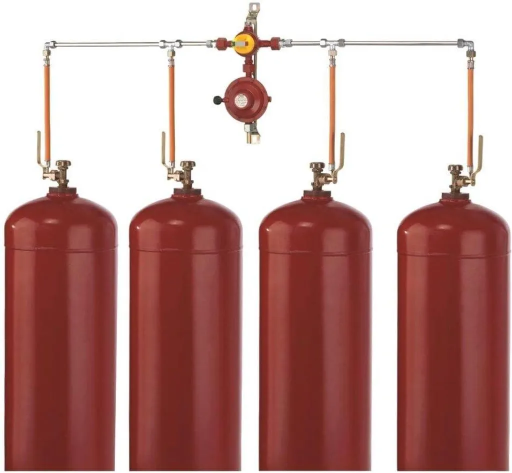 GOK 4-bottle system complete set 37-50 mbar 6 kg/h with automatic changeover & Zatechs blind plug (scalable 2-4 bottles)