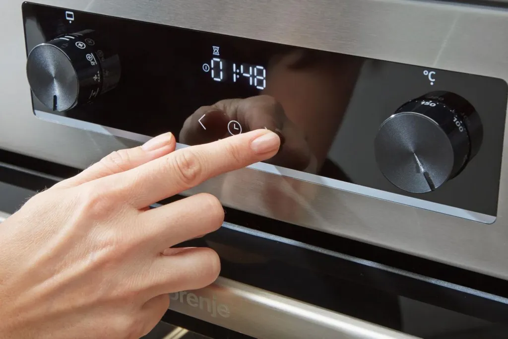 Gorenje GECS5C70XPA electric oven with glass ceramic hob, with Airfry, FrozenBake and pizza function, GentleClose, 50cm wide