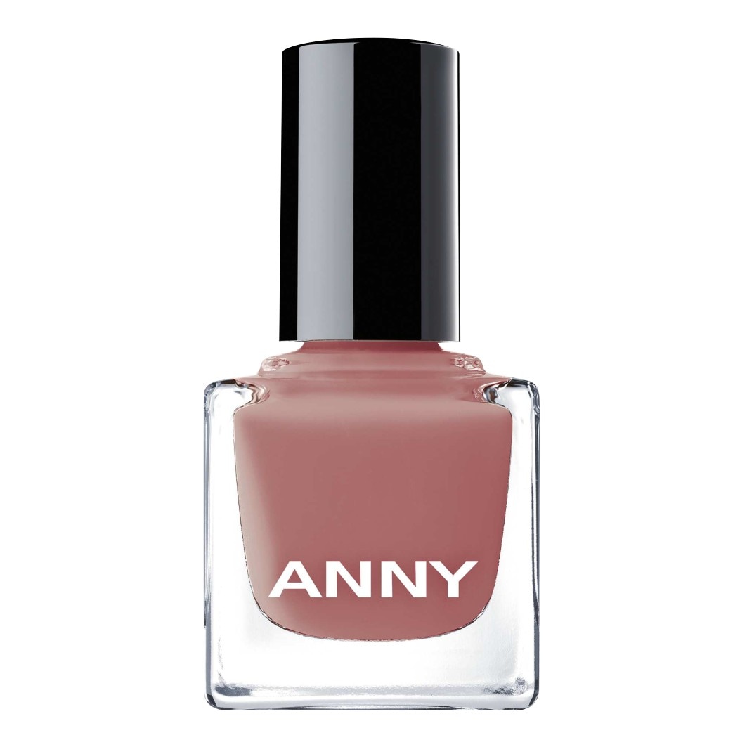 Anny Hiking in LA Nail Polish, Earthquake