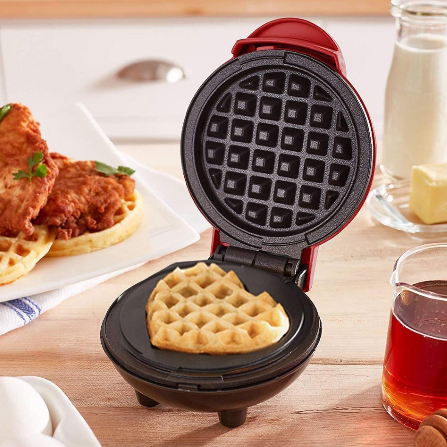 UUE Mini Waffle Iron, 350 W Waffle Iron, Small, Waffle Maker with Non-Stick Coating, Mini Pancake Maker for Waffles, Retro Design Heart Waffles with LED Lights for Children's Birthdays, Family