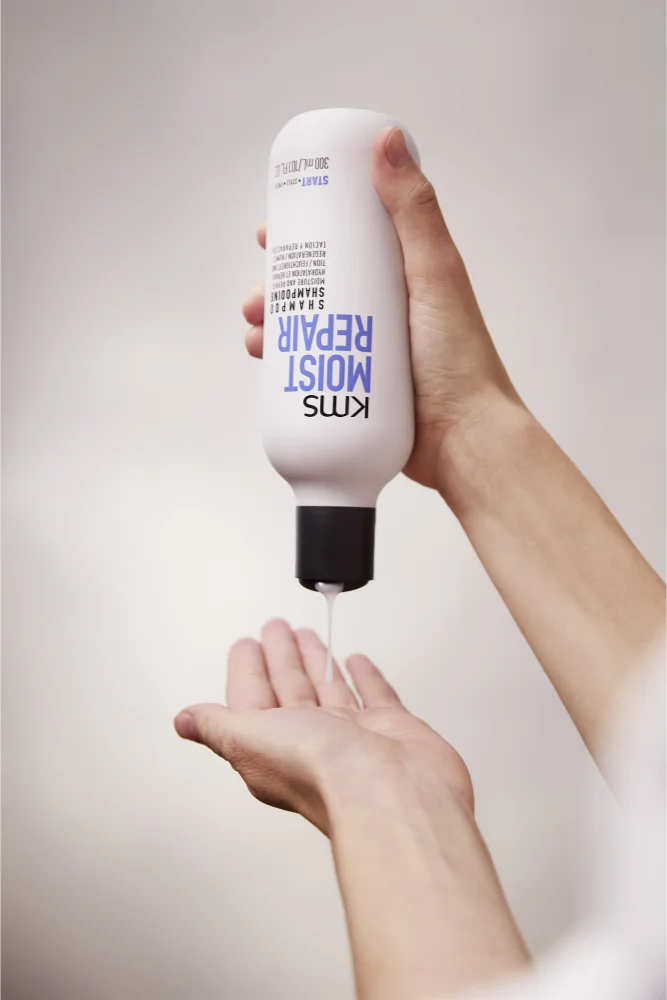 KMS Moist Repair Shampoo Shampoo with moisturizing effect