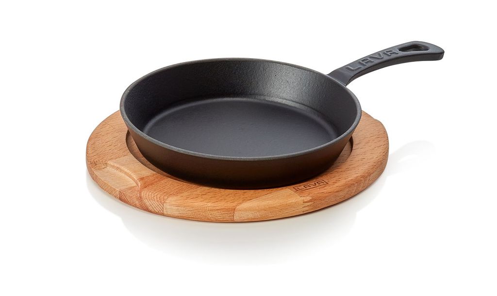 LAVA frying and serving pan made of enamelled cast iron, ØxH: 20 x 4 cm, with wooden trivet