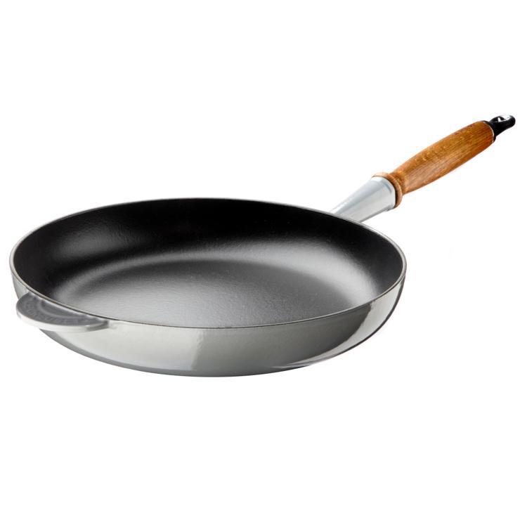 Le Creuset Pan With Wooden Handle 28Cm