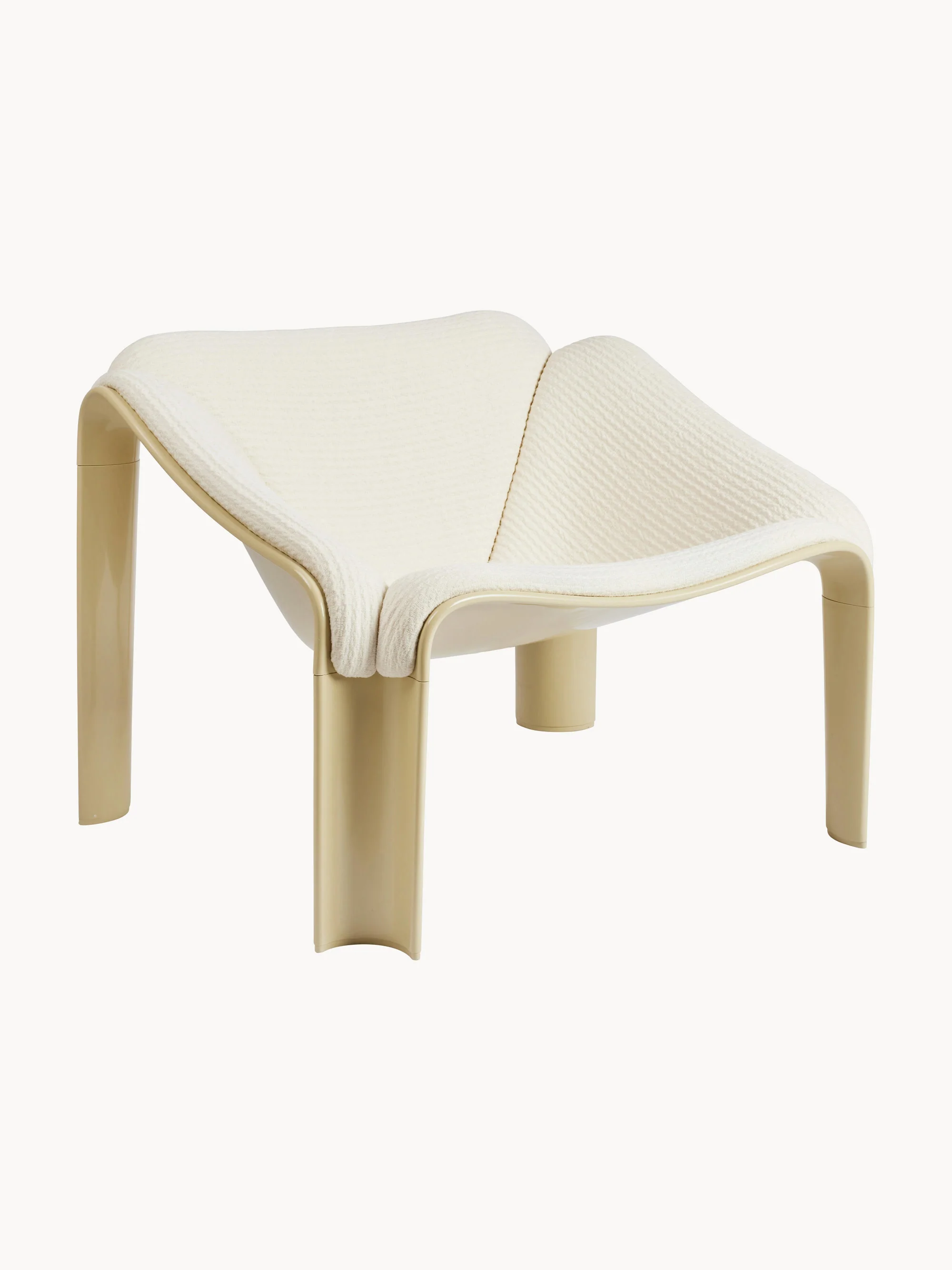 gubi Lounge chair F300, Fabric Off White, Light Beige