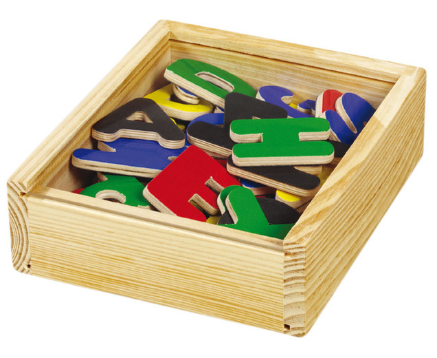 Betzold Magn Letters In Wooden Box