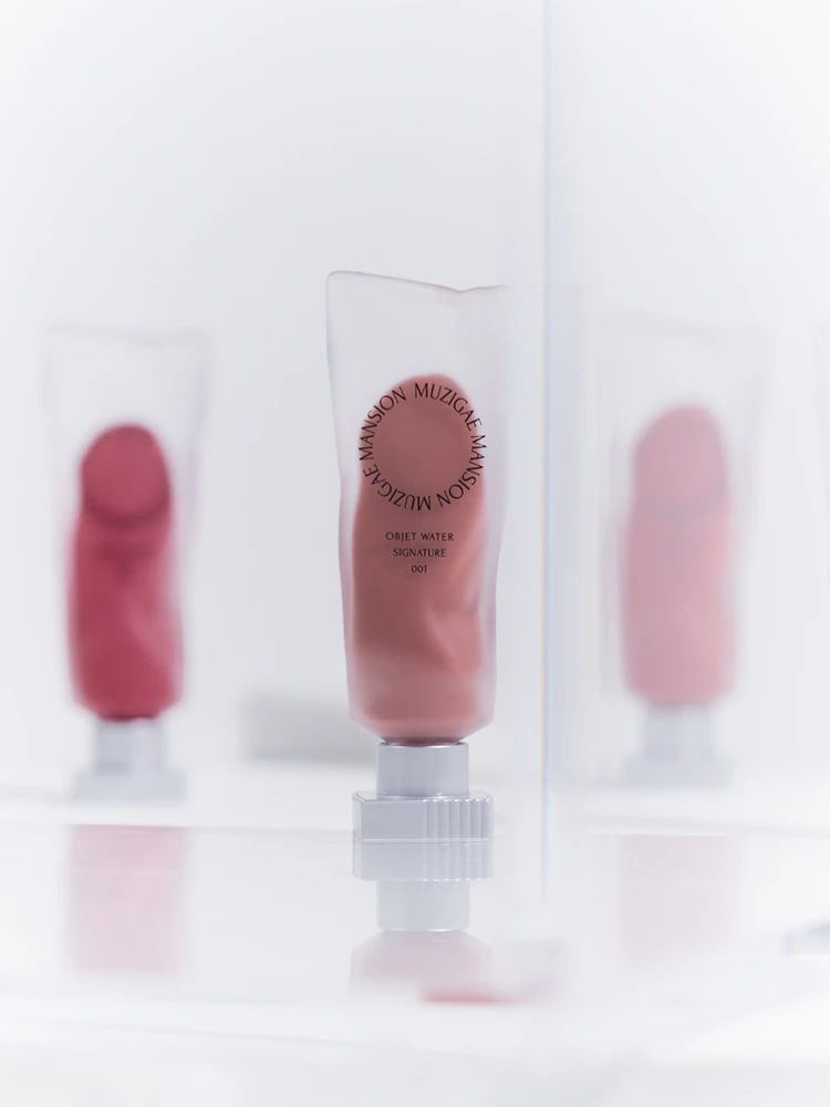 MUZIGAE MANSION Objet Water matte, moisturizing and liquid lipstick