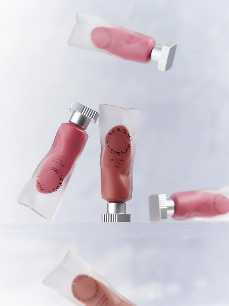 MUZIGAE MANSION Objet Water matte, moisturizing and liquid lipstick