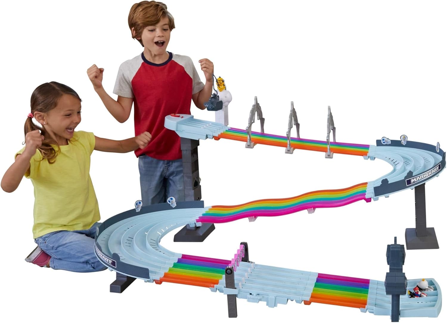 Hot Wheels Mario Kart GXX41 Car Racing Track in Rainbow Colours, Includes 2 Toy Cars (Mario & King Boo), with Lighting and Sounds, 2 Assembly Options, Length: 2.5 m, Toy from 4 Years,