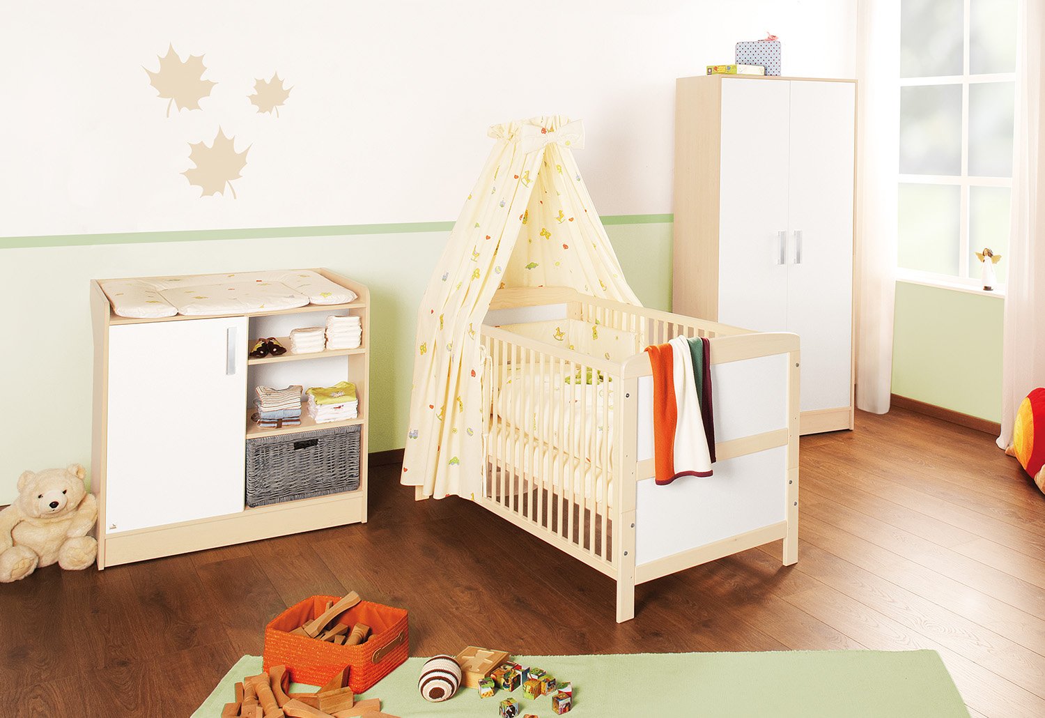 Pinolino Florian 100095 Children\'s Room Consisting of 2-Door Wardrobe, Changing Table and Bed (Without Textiles)