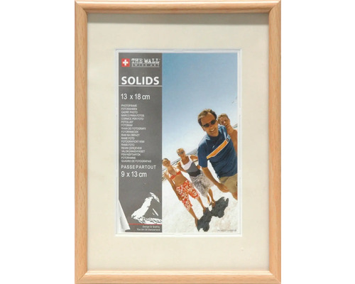 The Wall Portrait frame, plastic, beechwood, 13x18 cm