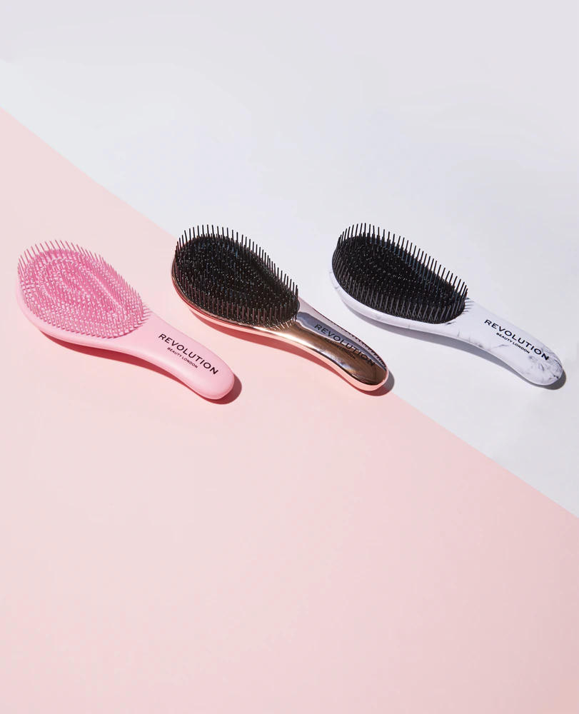 Revolution Haircare Detangle Me! Brush for brittle and damaged hair